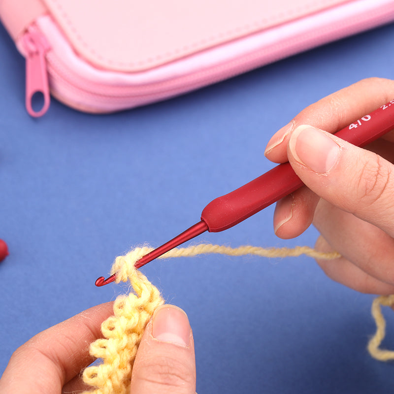 Crochet Hook: Ergonomic Red Crochet Hooks - 9PCS for Arthritic Hands