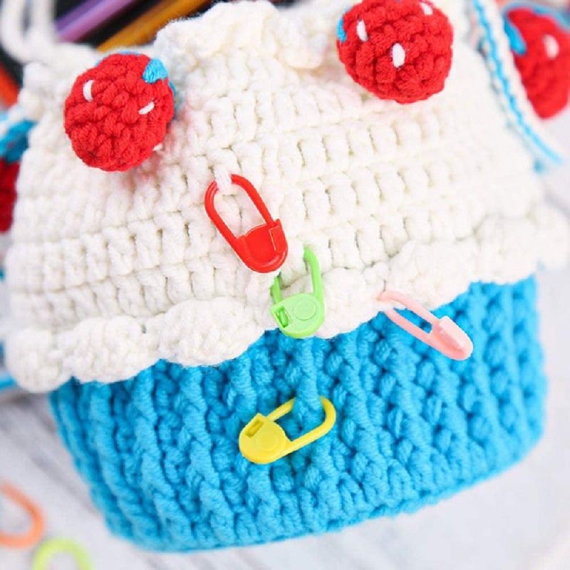 Sewing Needle: Knitting Stitch Markers - Plastic Locking Crochet Hooks