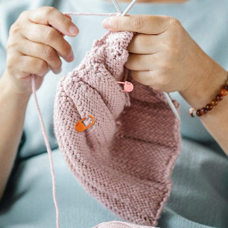 Sewing Needle: Knitting Stitch Markers - Plastic Locking Crochet Hooks